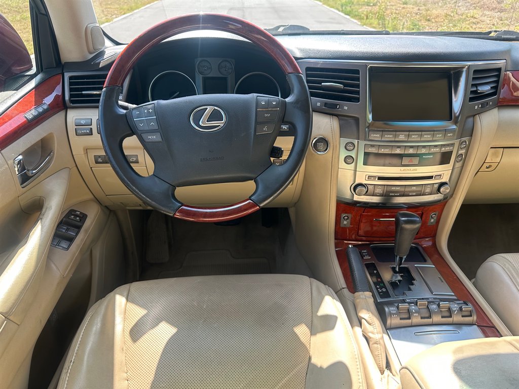2008 Lexus LX 570 photo