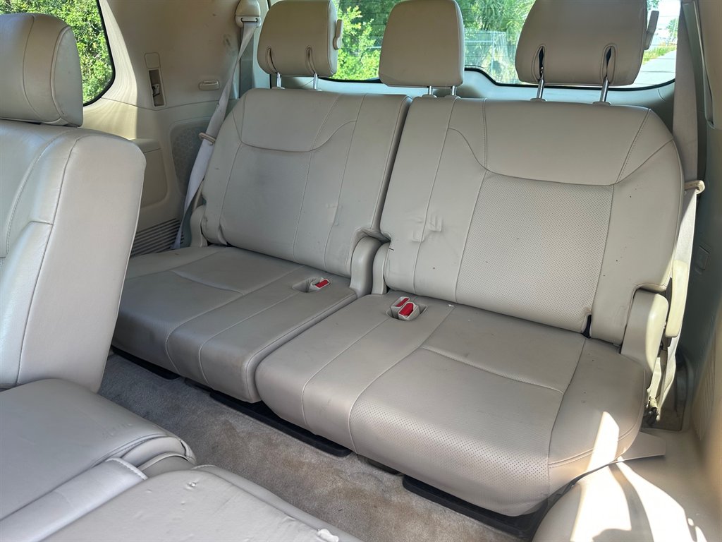 2008 Lexus LX 570 photo