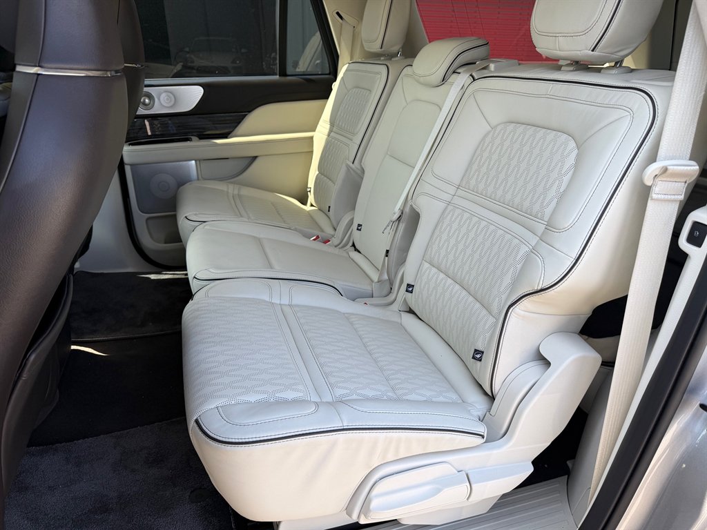 2021 Lincoln Navigator - $39,000