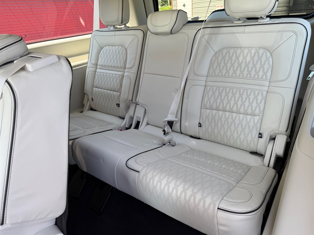 2021 Lincoln Navigator - $39,000