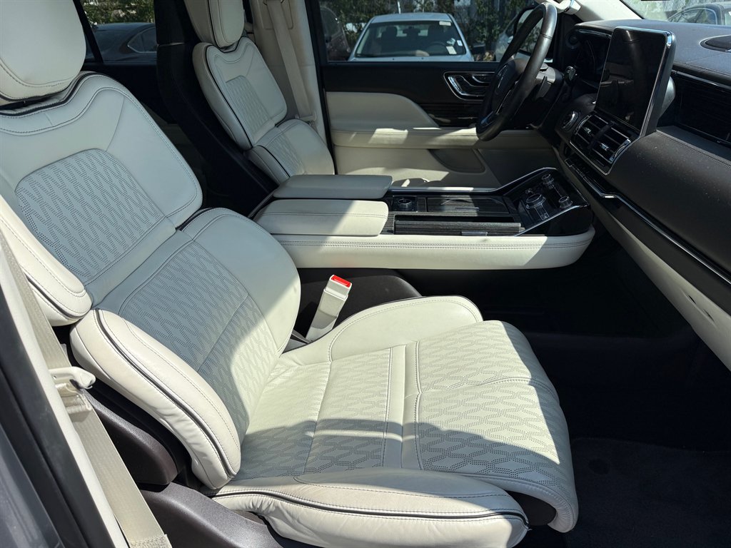 2021 Lincoln Navigator - $39,000