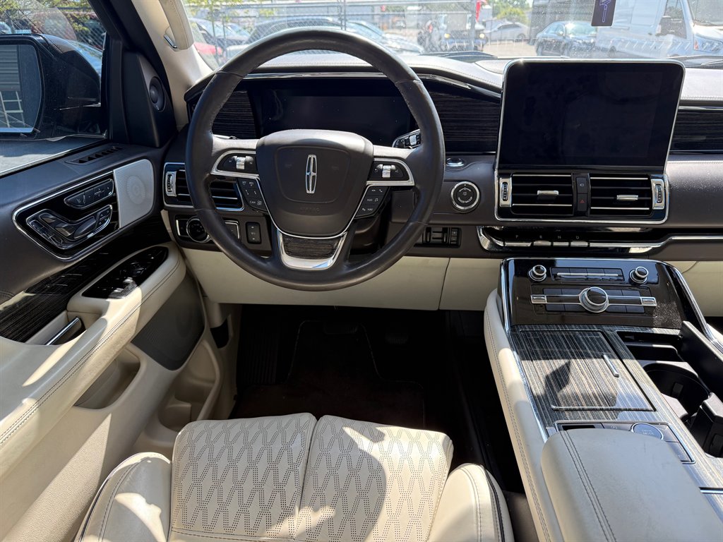 2021 Lincoln Navigator - $39,000
