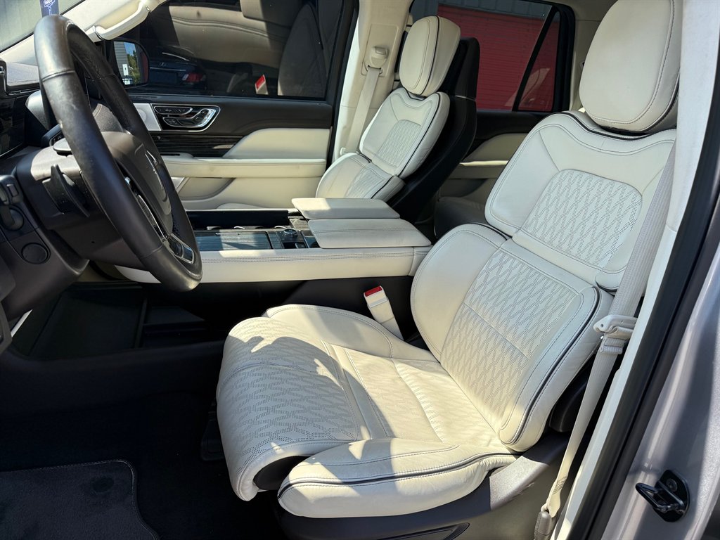2021 Lincoln Navigator - $39,000