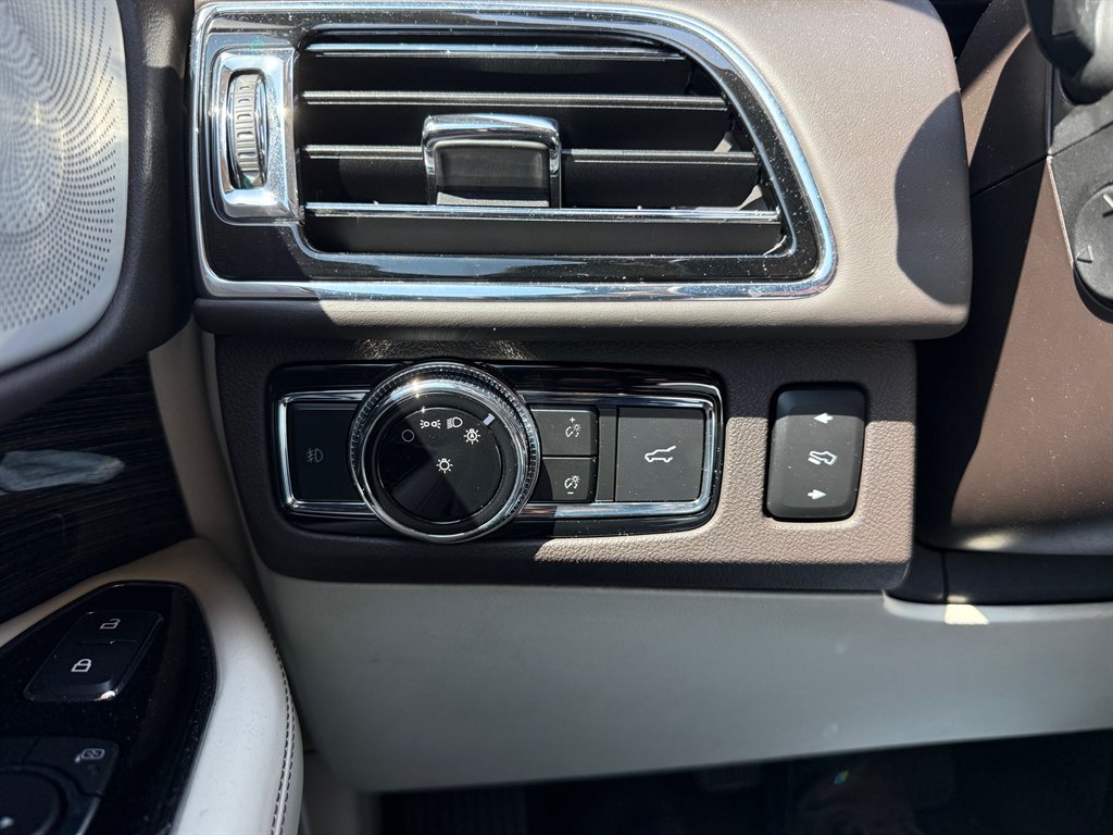 2021 Lincoln Navigator - $39,000