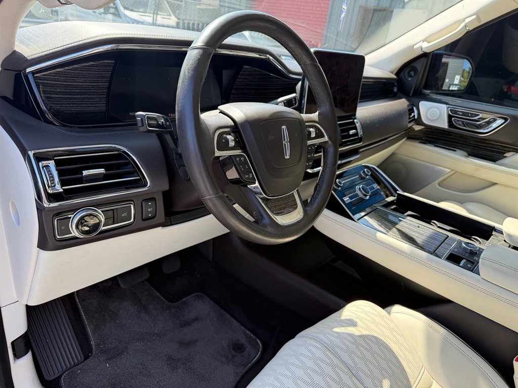 2021 Lincoln Navigator - $39,000