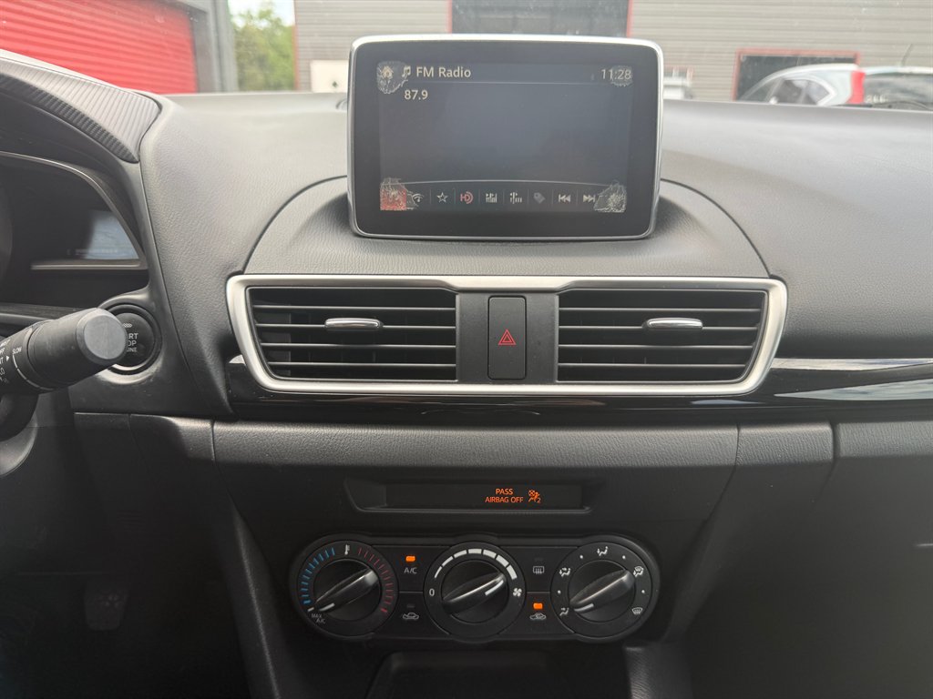 2016 MAZDA MAZDA3 - $6,900