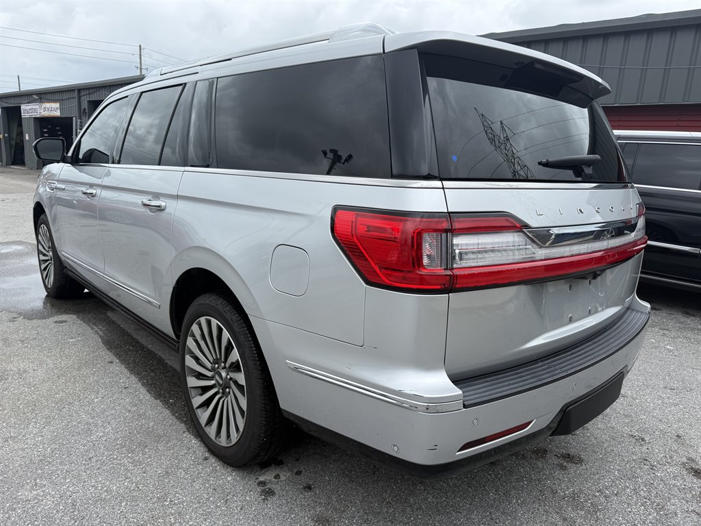 2019 Lincoln Navigator - $24,900