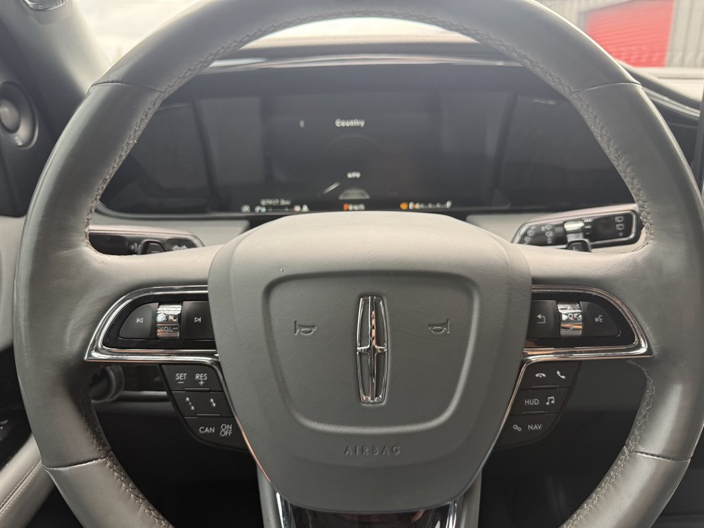 2019 Lincoln Navigator - $24,900