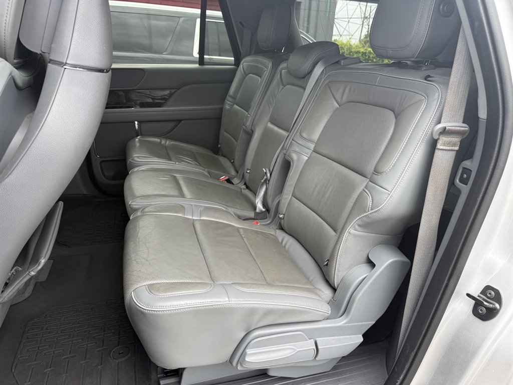 2019 Lincoln Navigator - $24,900