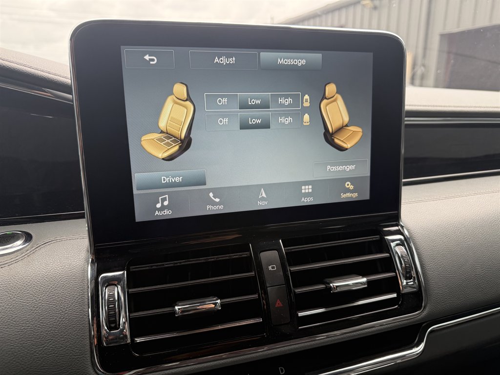 2019 Lincoln Navigator - $24,900