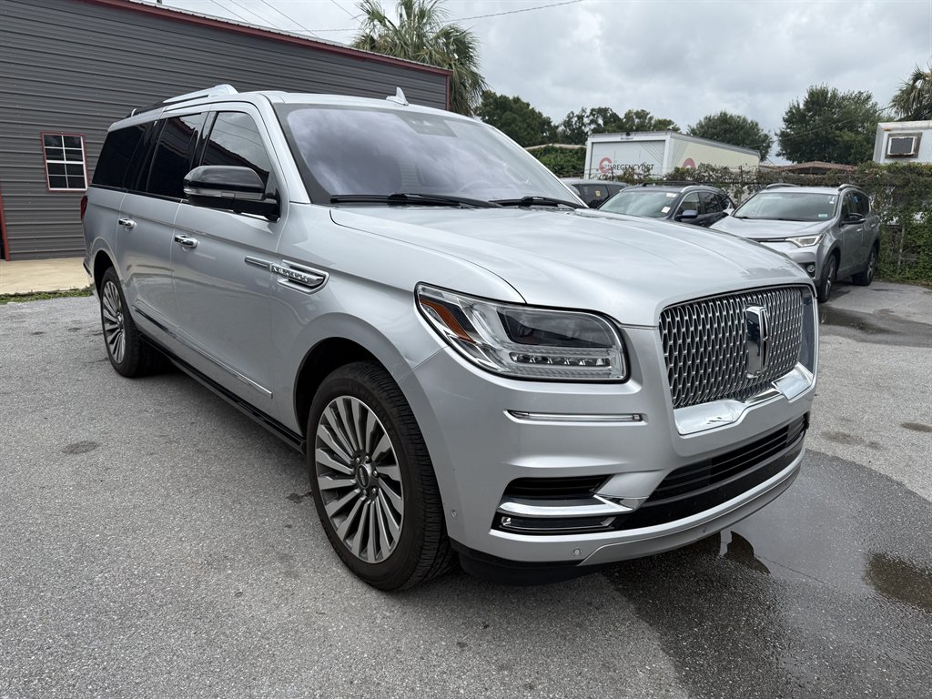 2019 Lincoln Navigator - $24,900