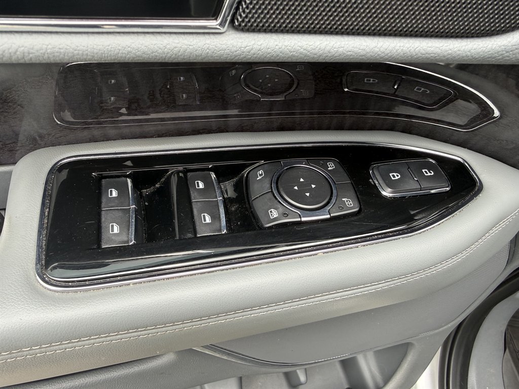 2019 Lincoln Navigator - $24,900