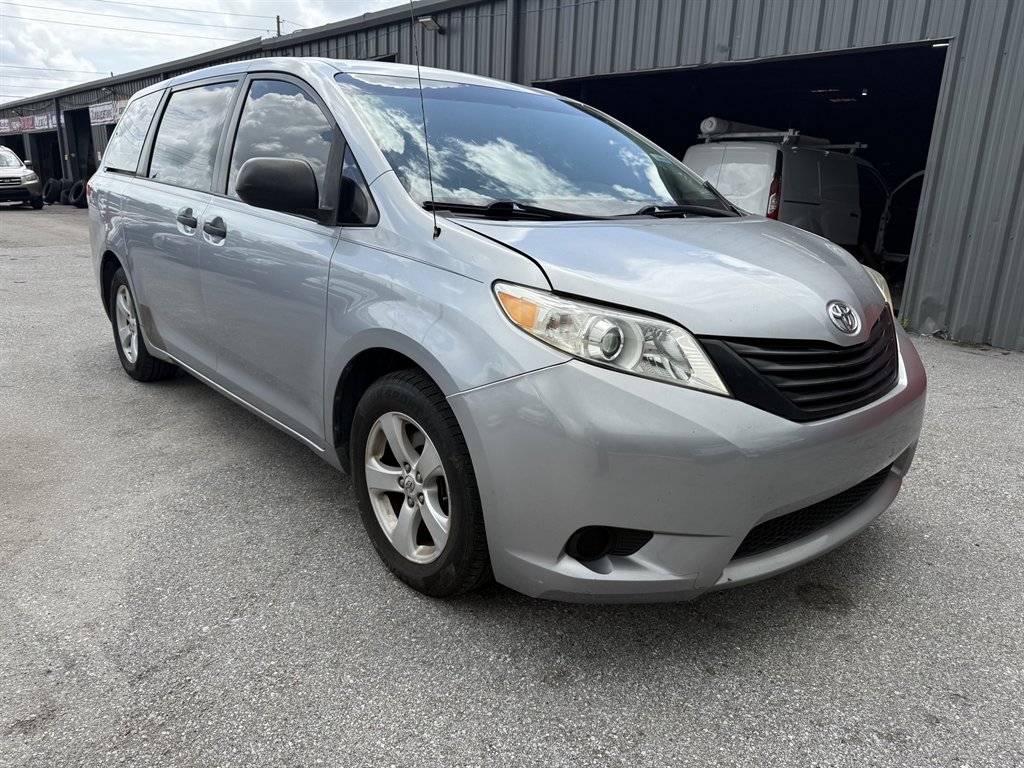 2011 Toyota Sienna - $7,900