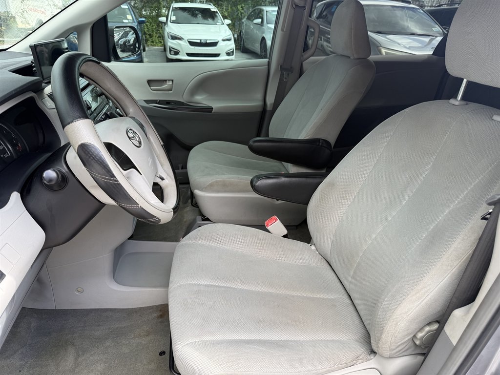 2011 Toyota Sienna - $7,900