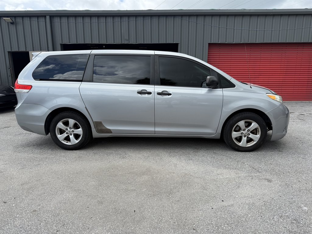 2011 Toyota Sienna - $7,900