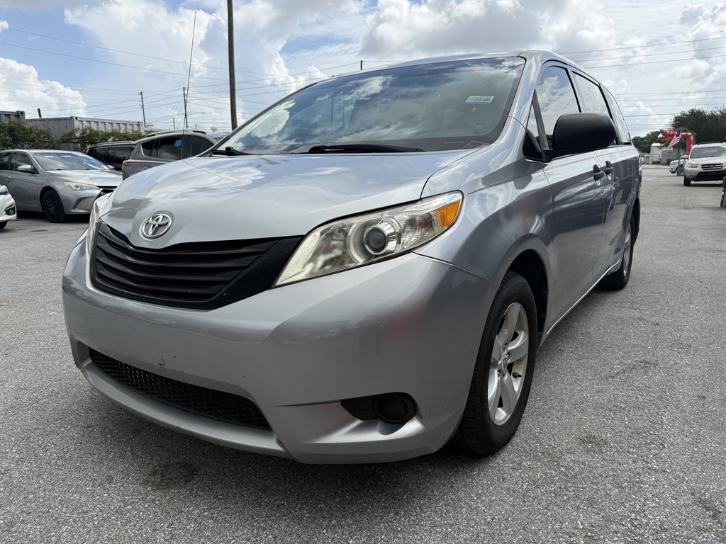 2011 Toyota Sienna - $7,900