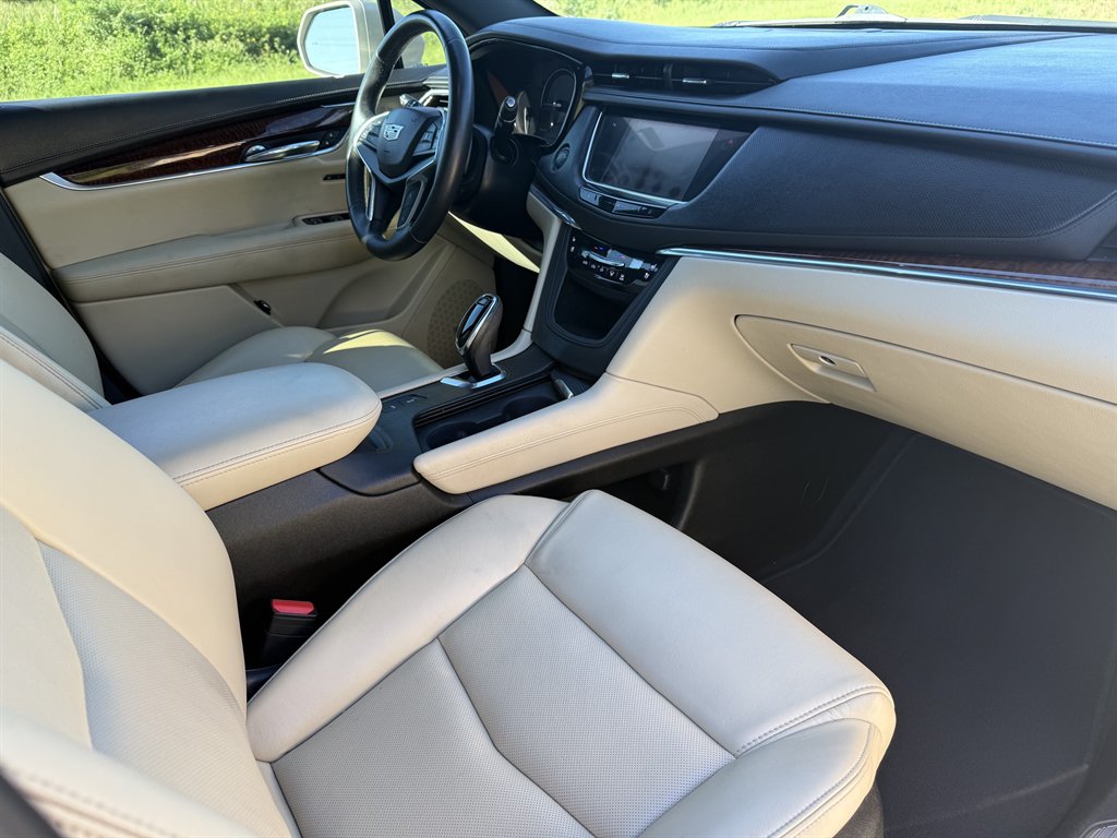 2017 Cadillac XT5 - $13,900
