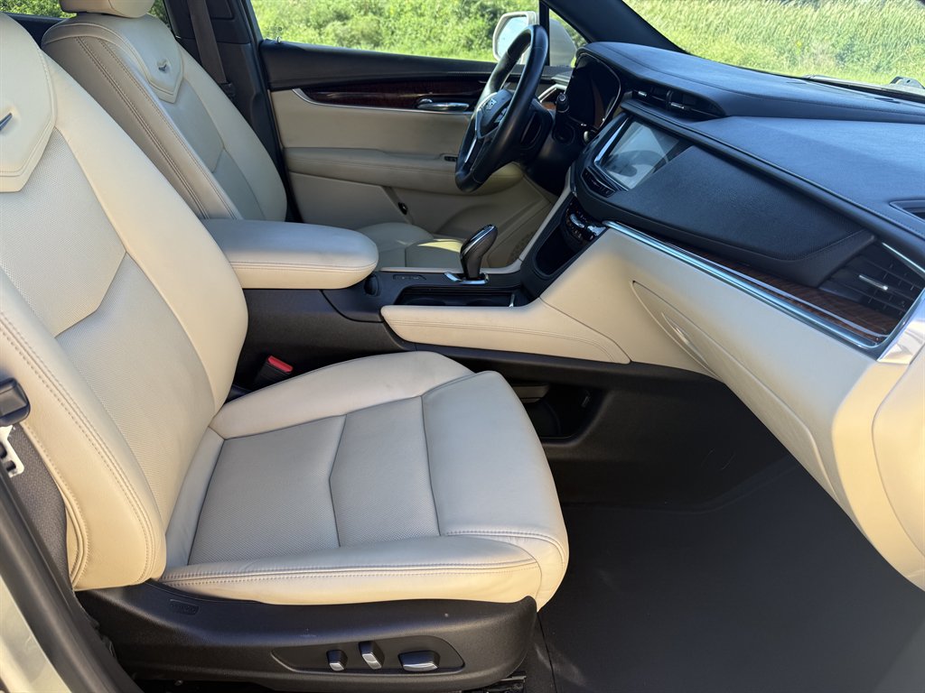 2017 Cadillac XT5 - $13,900