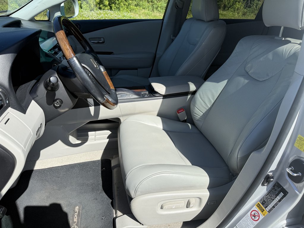 2010 Lexus RX - $9,900