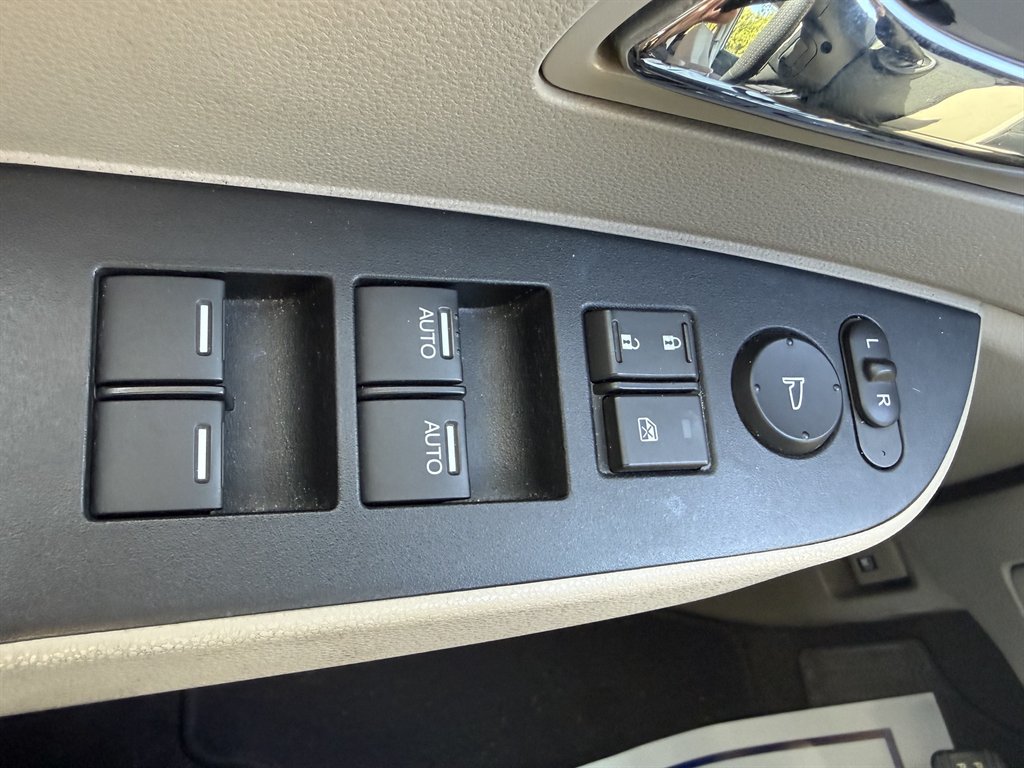 2014 Honda Odyssey - $9,900