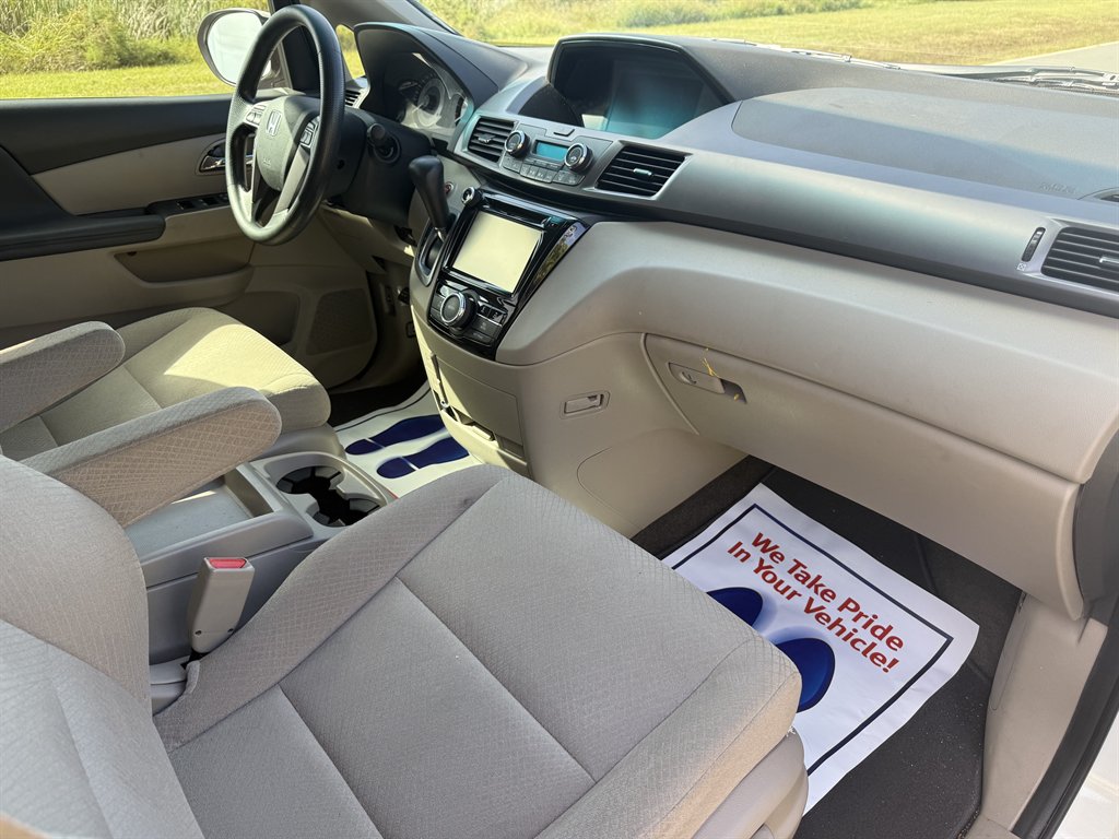 2014 Honda Odyssey - $9,900