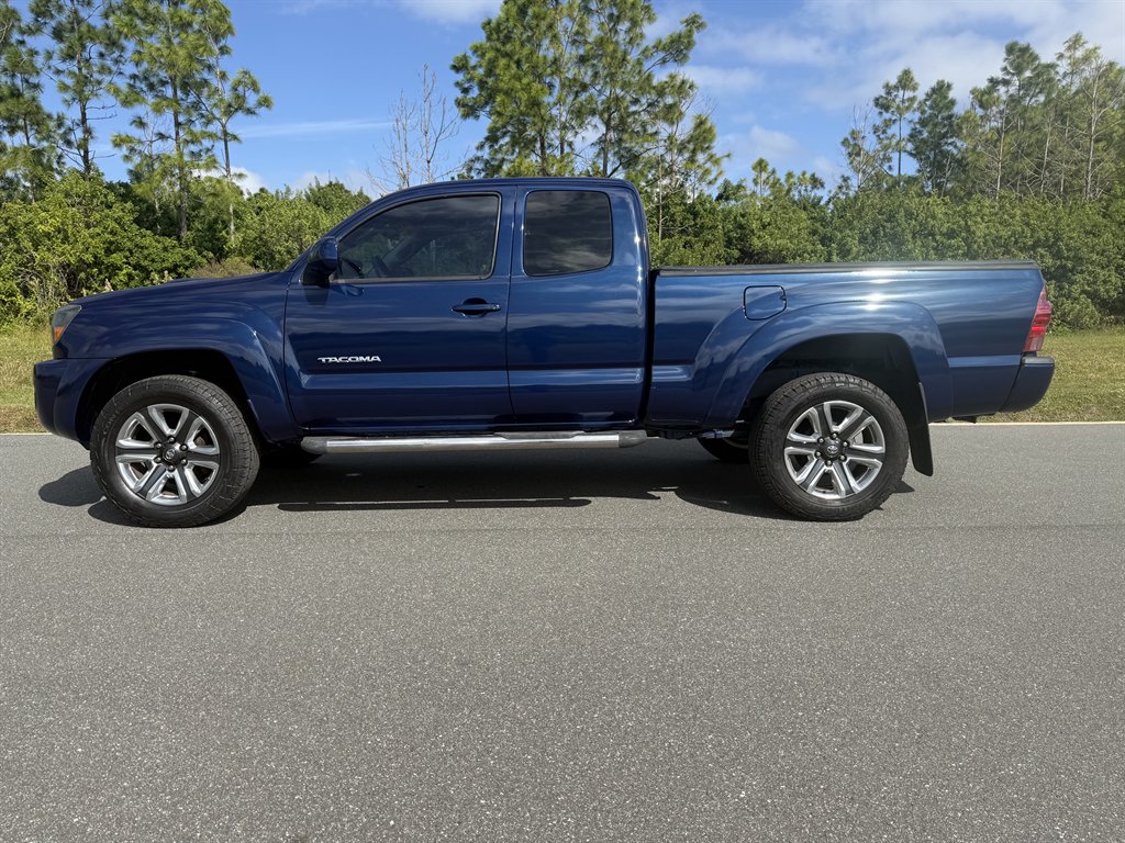 2006 Toyota Tacoma - $10,900