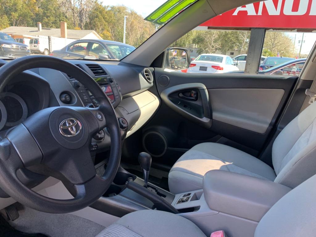 2011 Toyota RAV4 photo