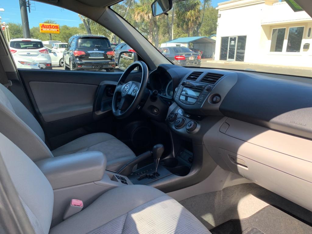 2011 Toyota RAV4 photo