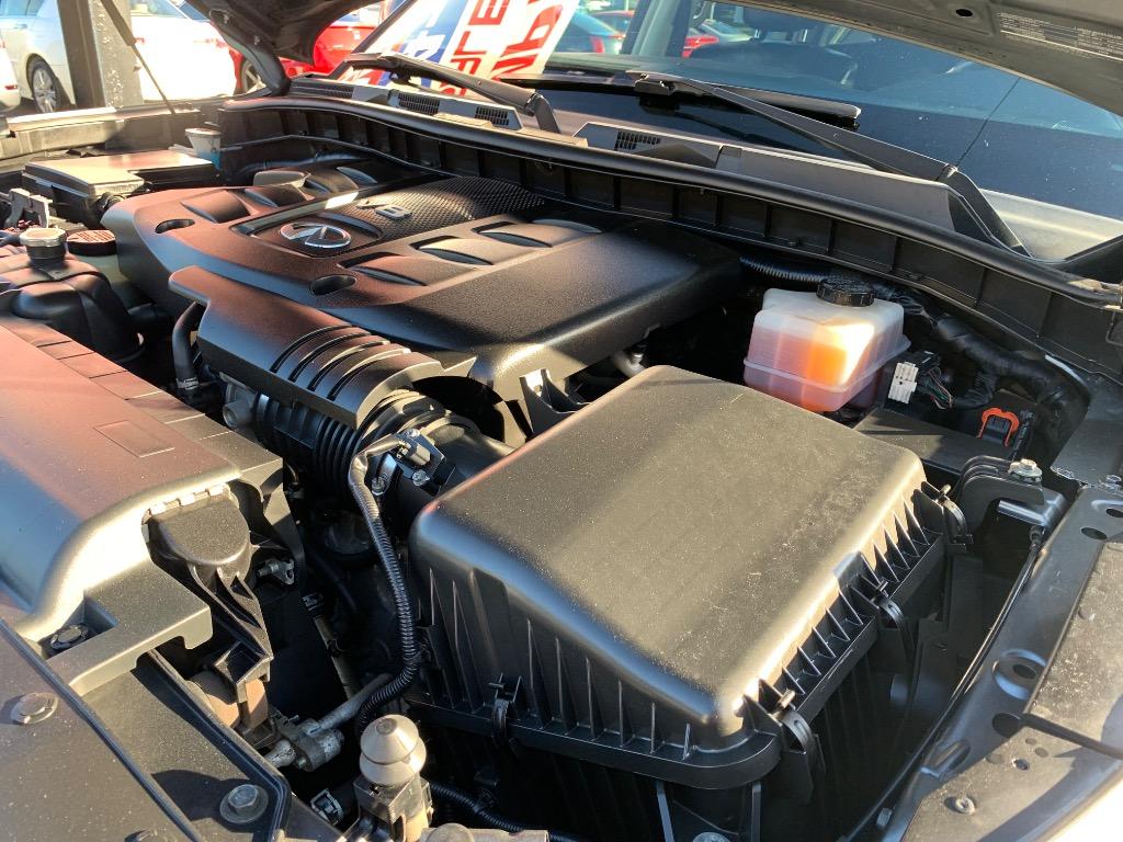 2017 INFINITI QX80 - $16,150