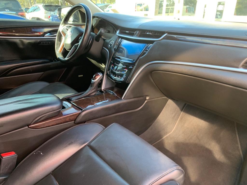 2015 Cadillac XTS Luxury photo