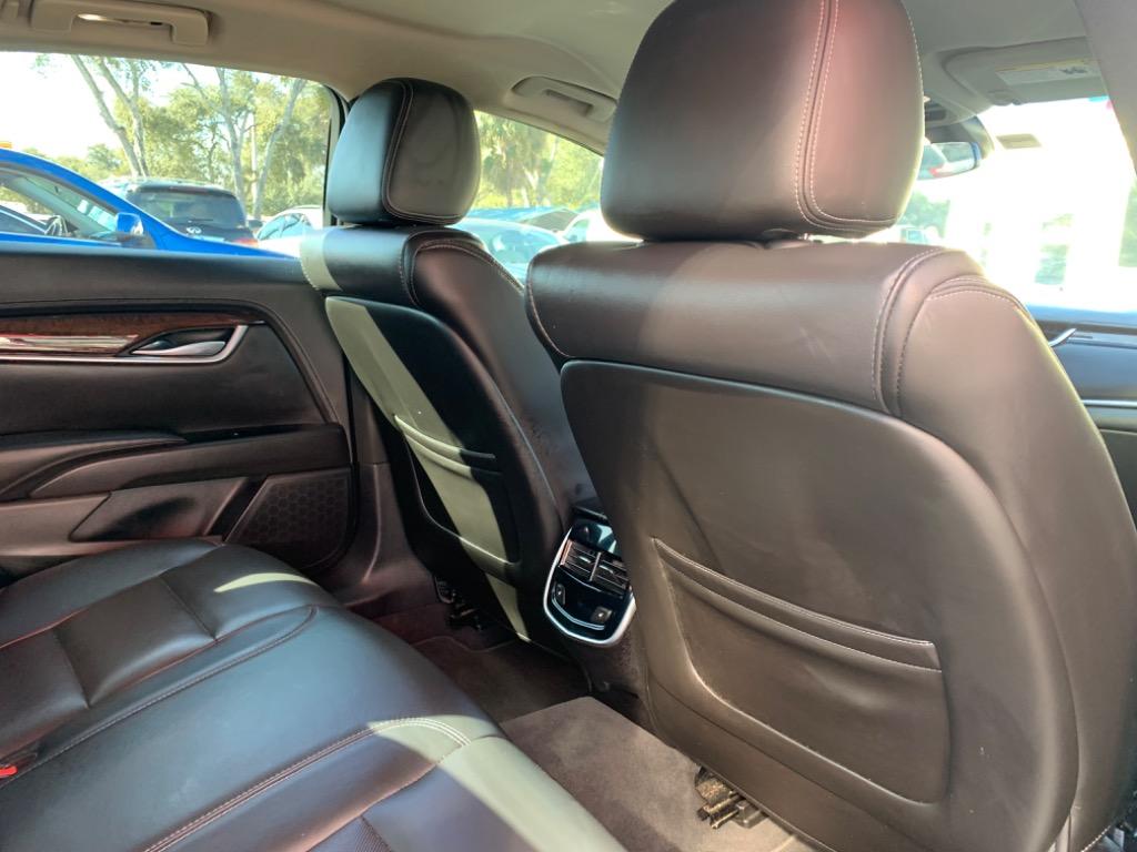 2015 Cadillac XTS Luxury photo