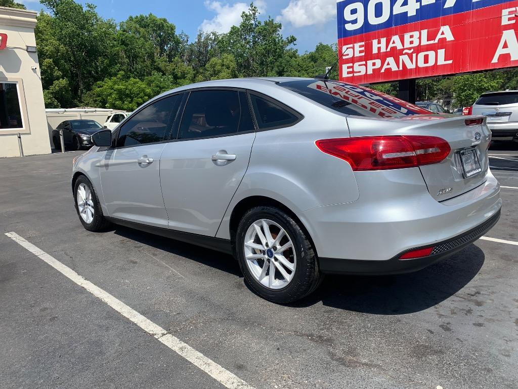 2017 Ford Focus - $6,900