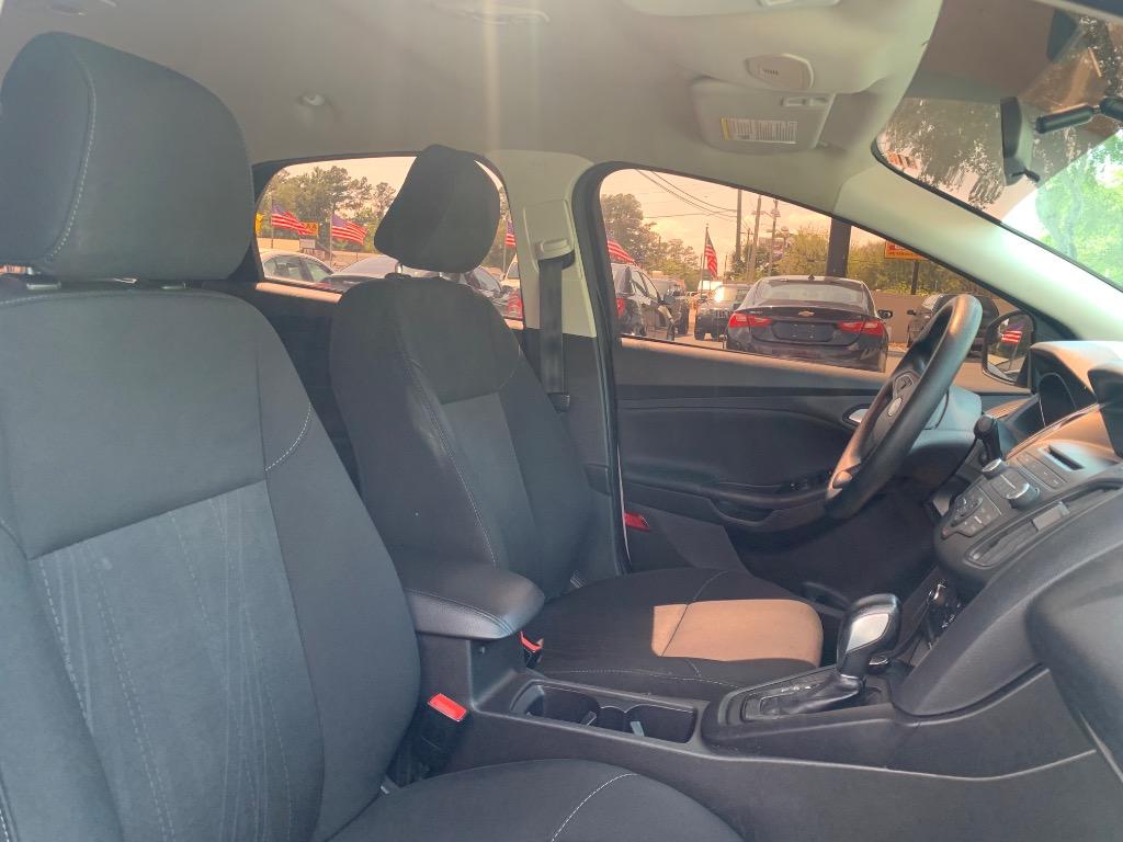 2017 Ford Focus - $6,900