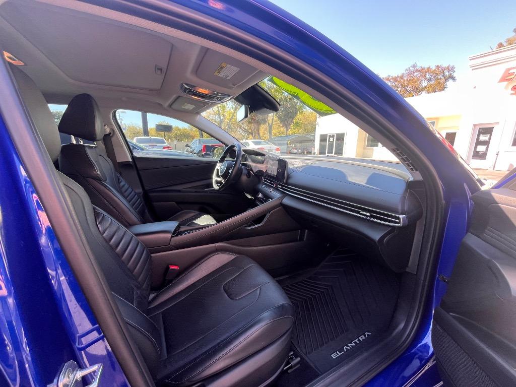 2023 Hyundai Elantra - $18,450
