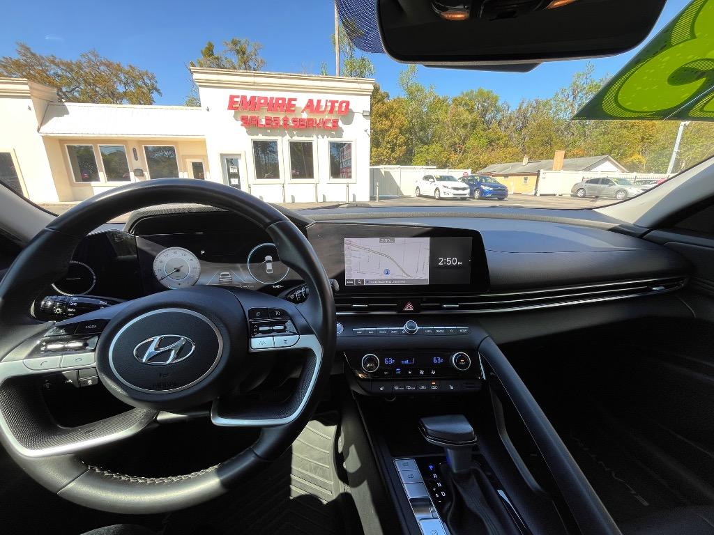 2023 Hyundai Elantra - $18,450