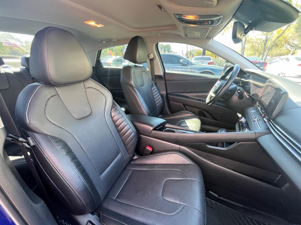2023 Hyundai Elantra - $18,450