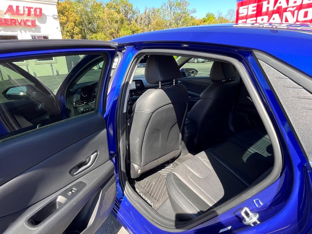 2023 Hyundai Elantra - $18,450