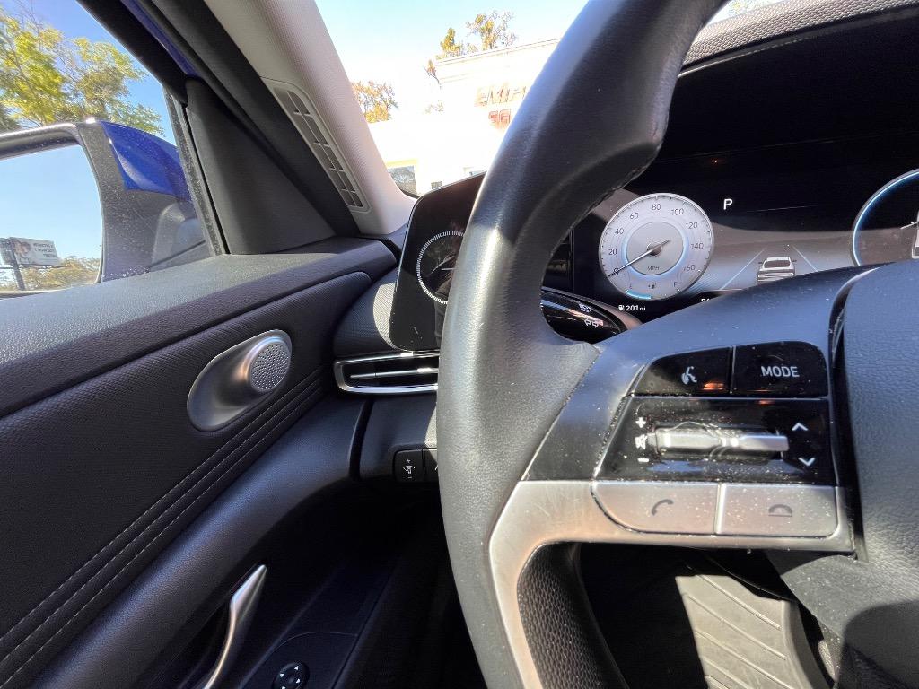 2023 Hyundai Elantra - $18,450
