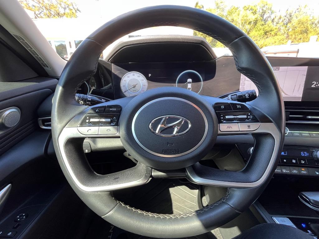 2023 Hyundai Elantra - $18,450