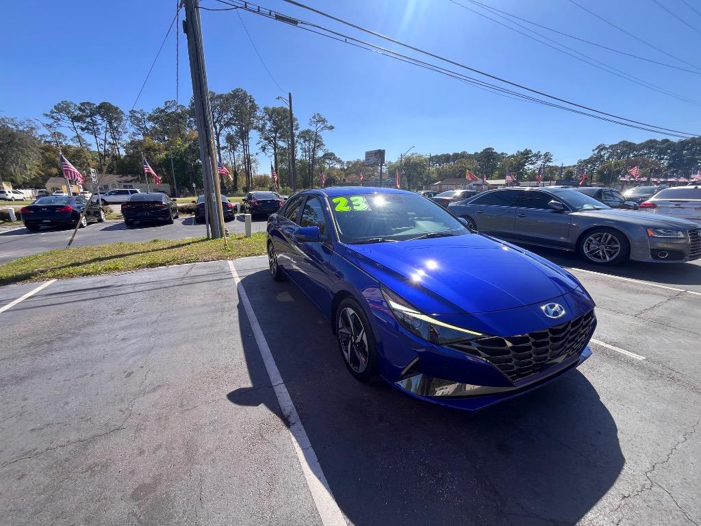 2023 Hyundai Elantra - $18,450