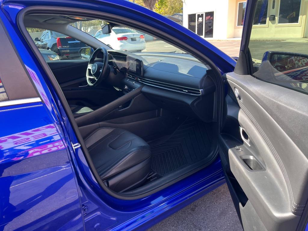 2023 Hyundai Elantra - $18,450