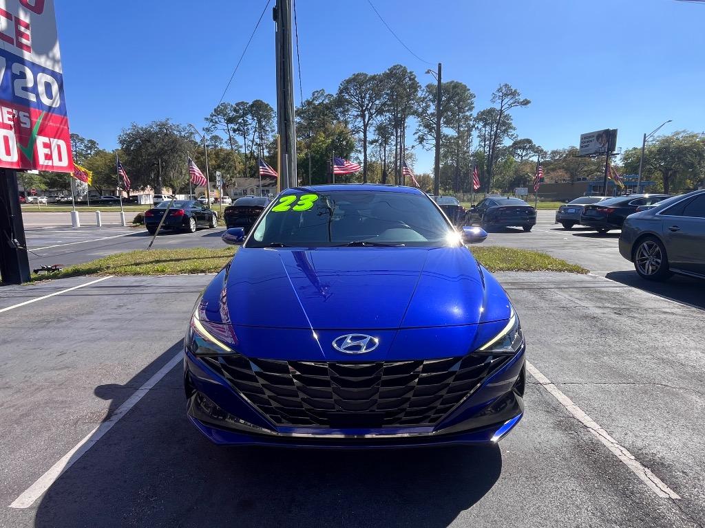 2023 Hyundai Elantra - $18,450