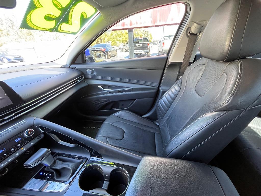 2023 Hyundai Elantra - $18,450