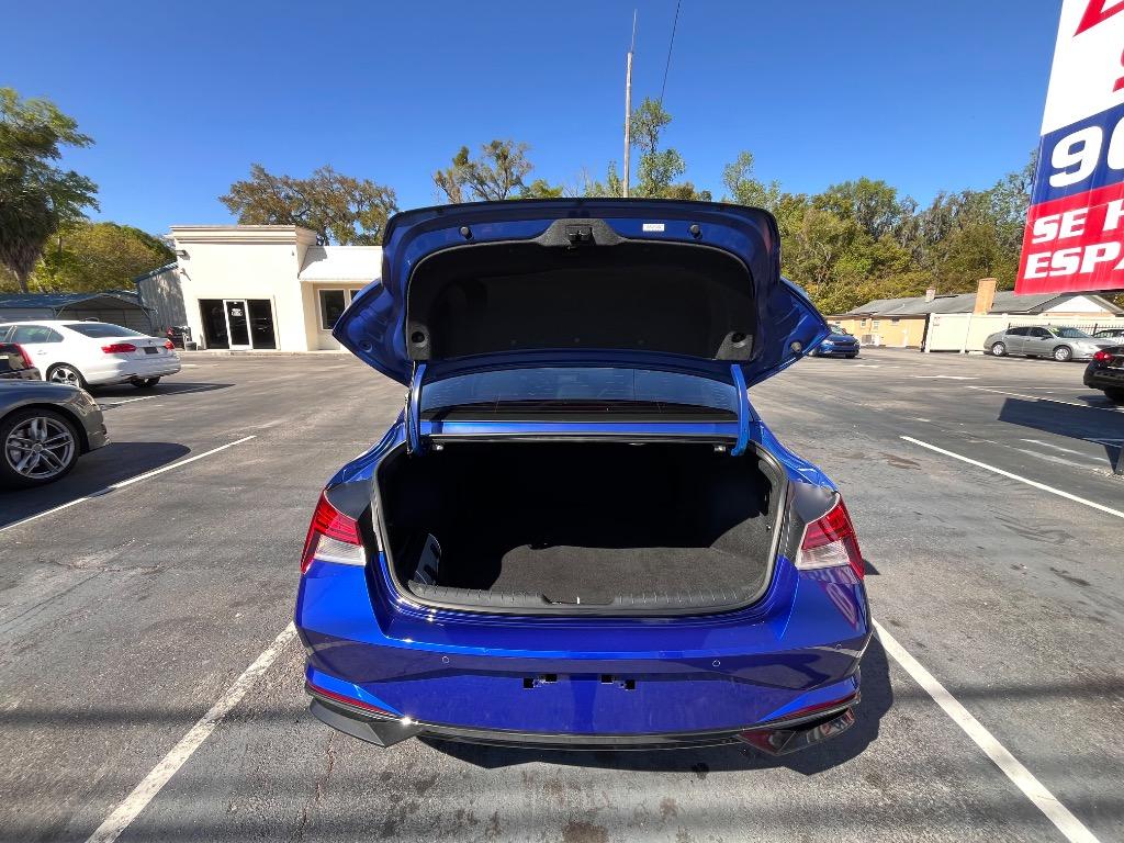 2023 Hyundai Elantra - $18,450