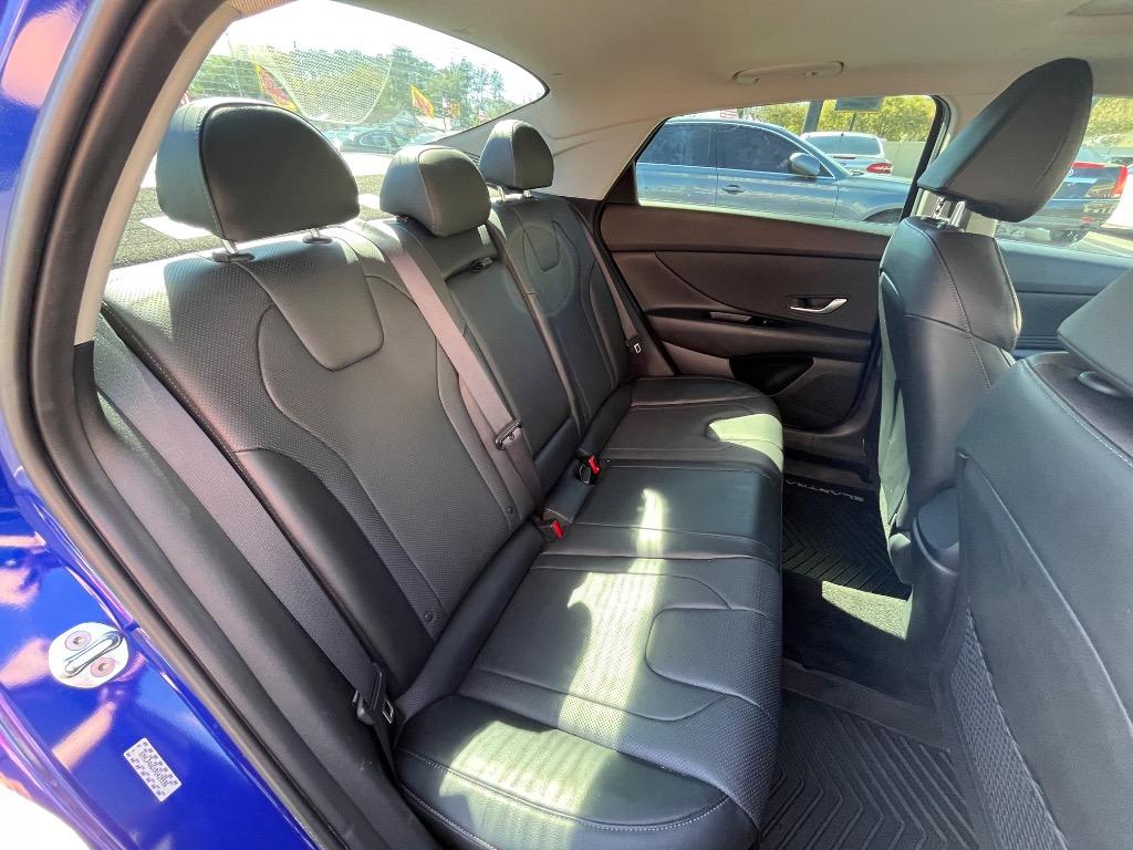 2023 Hyundai Elantra - $18,450