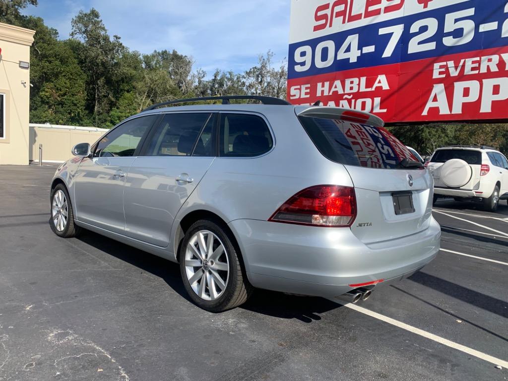 2012 Volkswagen Jetta SportWagen S PZEV photo