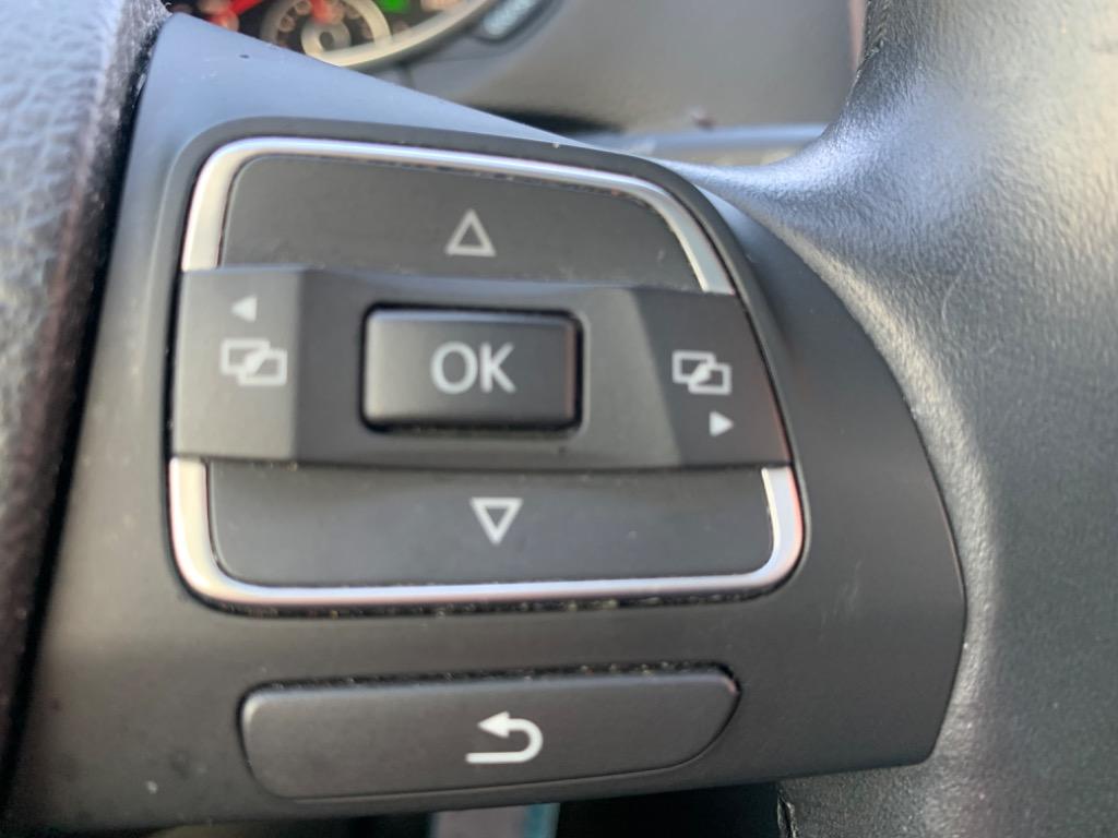 2012 Volkswagen Jetta SportWagen S PZEV photo