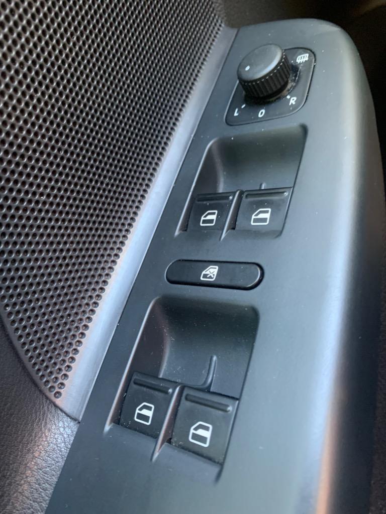 2012 Volkswagen Jetta SportWagen S PZEV photo