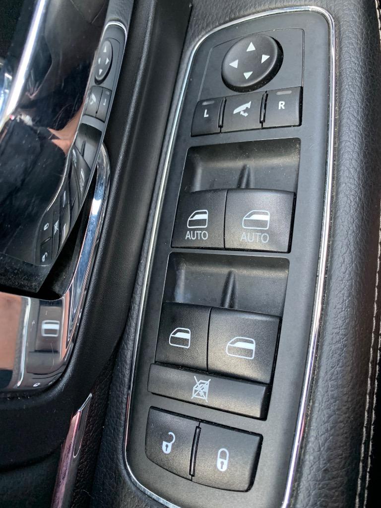 2015 RAM 1500 Laramie photo