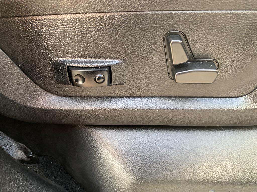 2015 RAM 1500 Laramie photo